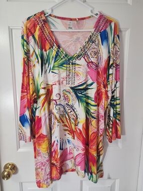 T/O Multicolor Floral V-Neck Embellished Tunic Sz 1X